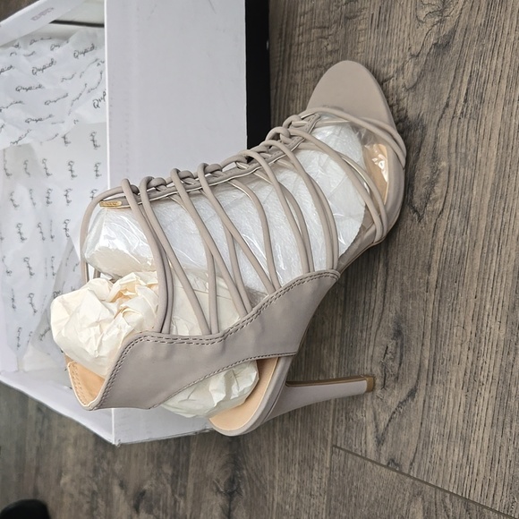 New Qupid Taupe heels are perfect for wedding, prom, homecoming, or any occasion - Picture 5 of 13